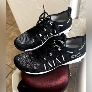 NIGHT Flight Cheer Shoe